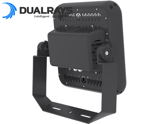 Modułowa lampa sportowa LED 150W jako zamiennik 300W metalohalogenkowej z 7-letnią gwarancją i inteligentnym bezprzewodowym sterowaniem Zigbee