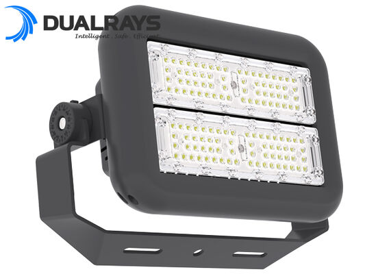 Reflektor morski LED o mocy 100 W ze wspornikiem ze stali nierdzewnej 316 i osprzętem zapewniającym maksymalną odporność na korozję, z profesjonalną optyką