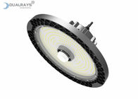 Lampa Dualrays HB4 UFO High Bay z podłączanym czujnikiem ruchu w holenderskim magazynie